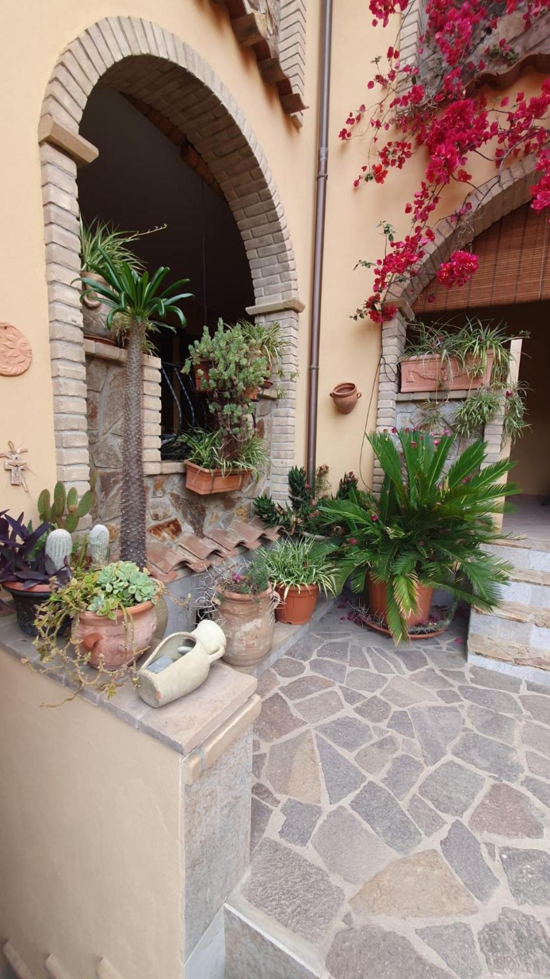 Villasimius - Taverna Freschissima! Extérieur photo